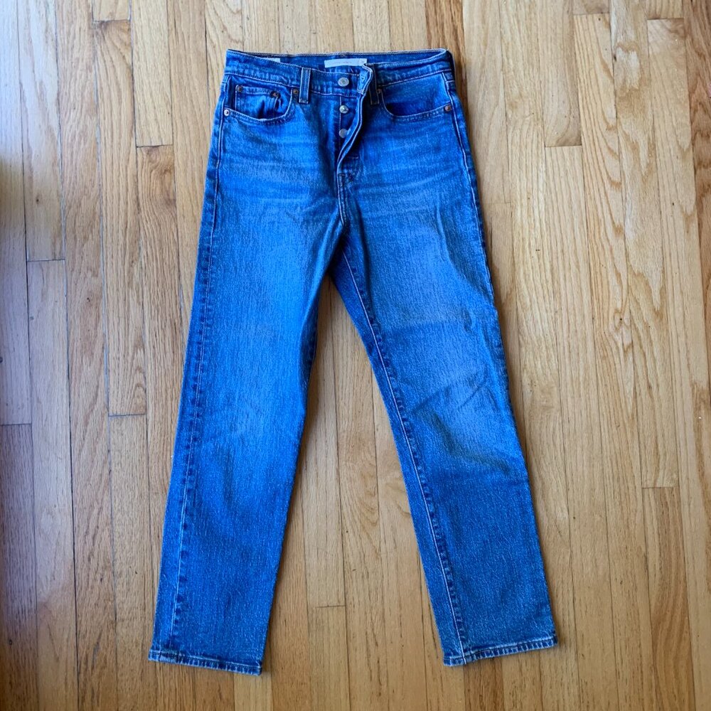 Levis Premium Wedgie Straight Jeans Size 26 fits like size 25